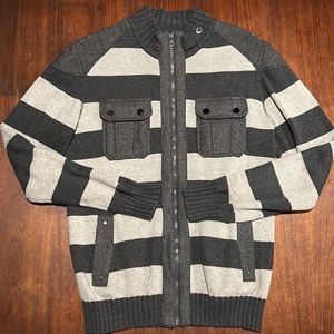 21 Men striped zip up sweater